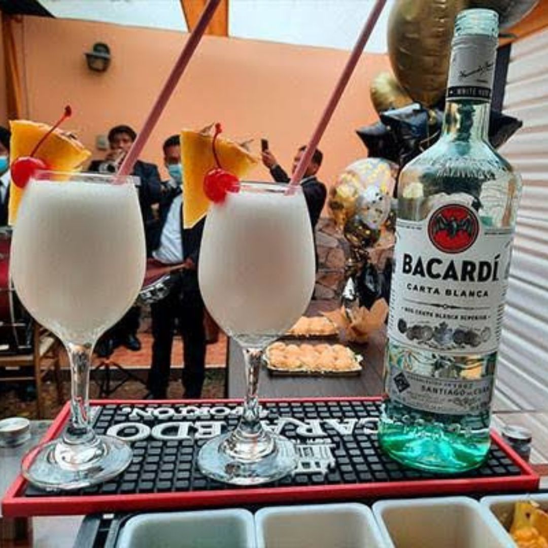 Barra de bebidas para eventos Montaje de barra de bebidas para eventos en boda CDMX